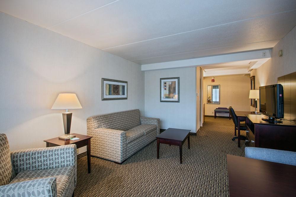 Fairfield Inn & Suites Springfield Enfield Exterior foto